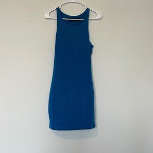 Lioness size Medium, high neck dress